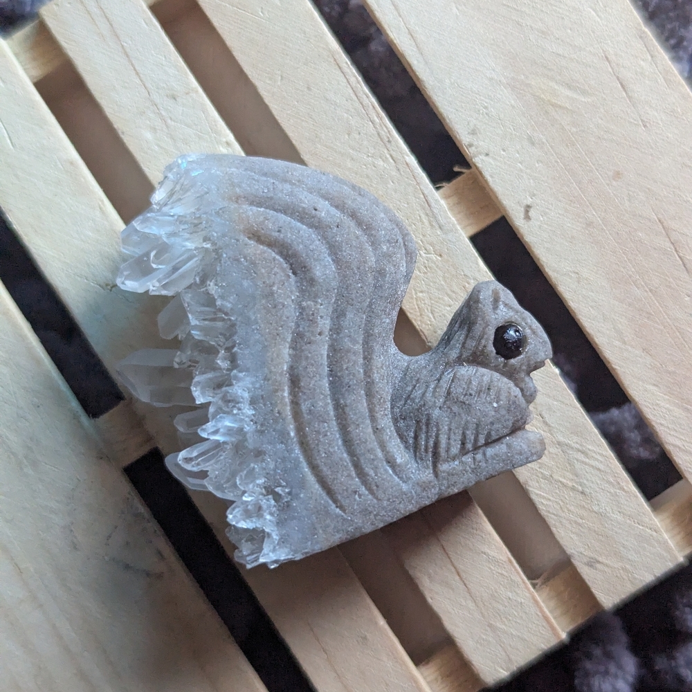 🐿️ GEMSTONE TAIL SQUIRREL ❤️ Quartz Crystal bonded Animal pocket figurine Gift